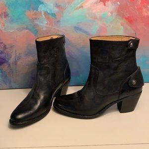 Frye Jackie Short Side Snap Black Leather Boot 7.5